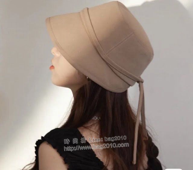 Prada男女同款帽子 普拉達前長後短防曬漁夫帽遮陽帽  mm1227